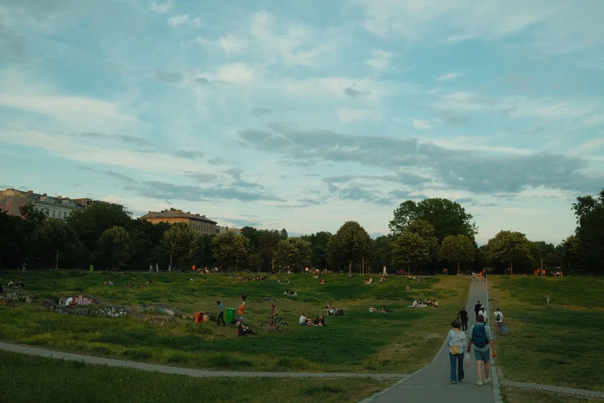 How to Plan a Twilight Picnic: Timing, Kit and UK Locations